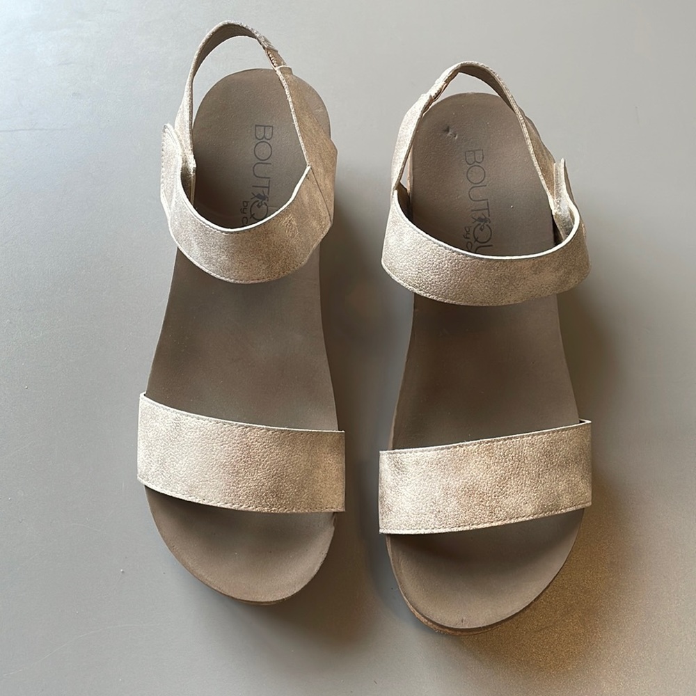 EUC Women’s Rose Gold Corkys Wedge Sandals